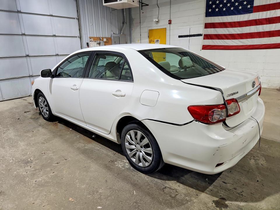 2T1BU4EE5DC013475 2013 TOYOTA COROLLA photo no. 2