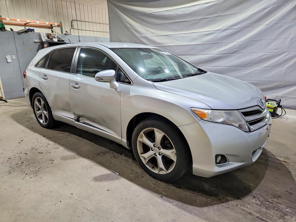 2013 TOYOTA VENZA XLE — Фото 4 из 13