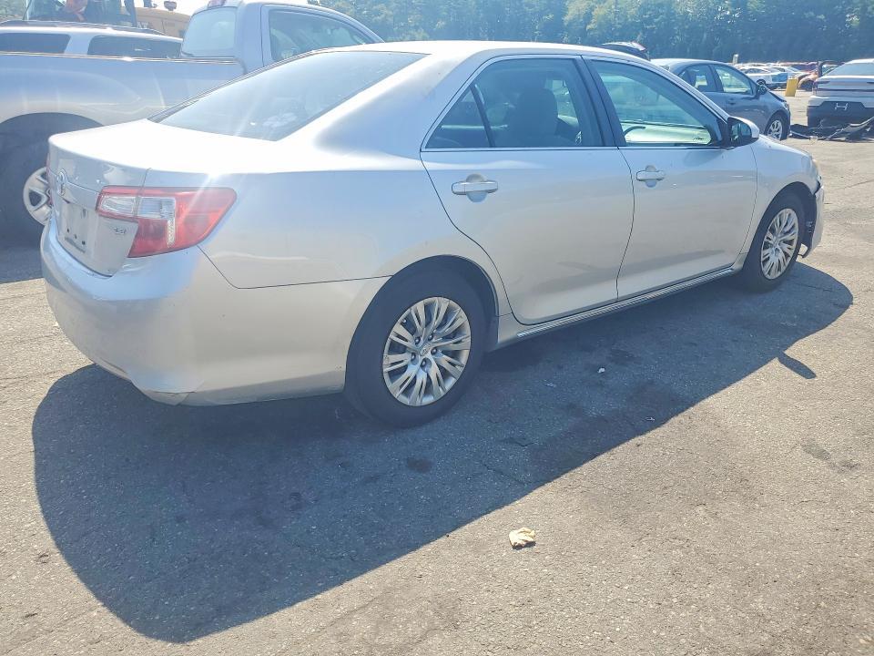 2013 TOYOTA CAMRY LE — Фото 3 из 12