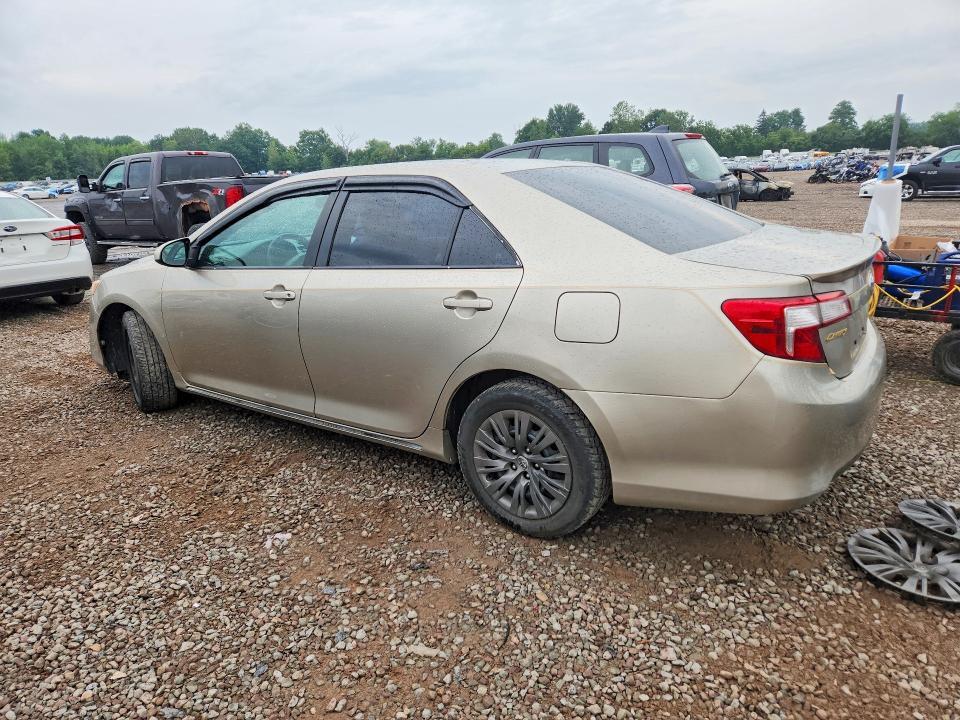 2013 TOYOTA CAMRY LE — Фото 2 из 13