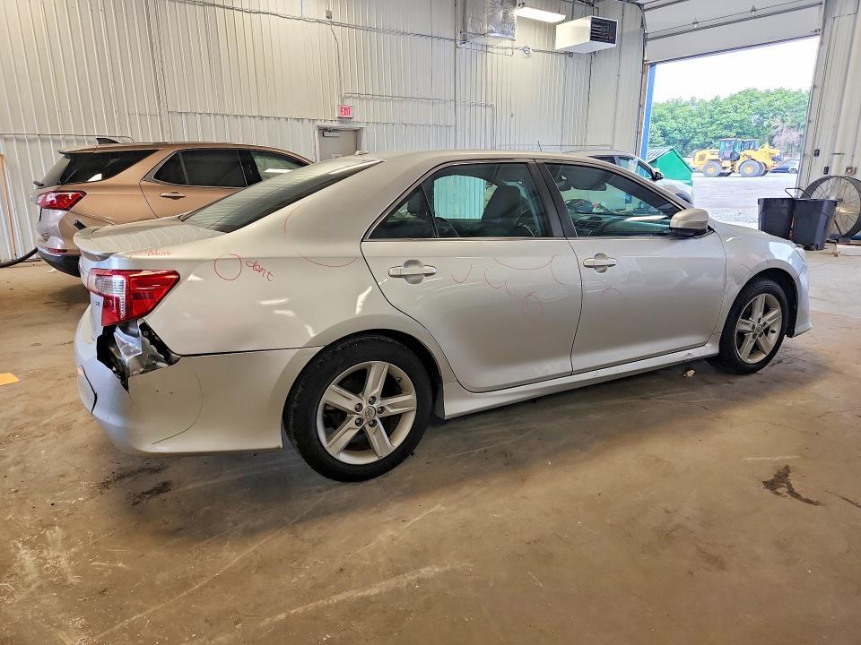 2013 TOYOTA CAMRY SE — Фото 3 из 12