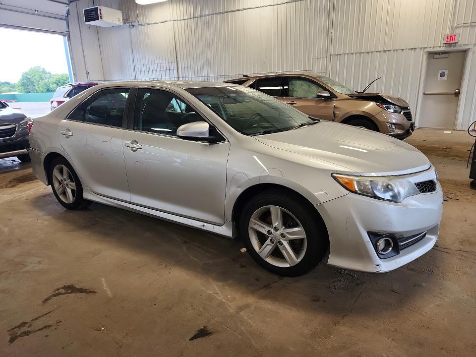 2013 TOYOTA CAMRY SE — Фото 4 из 12