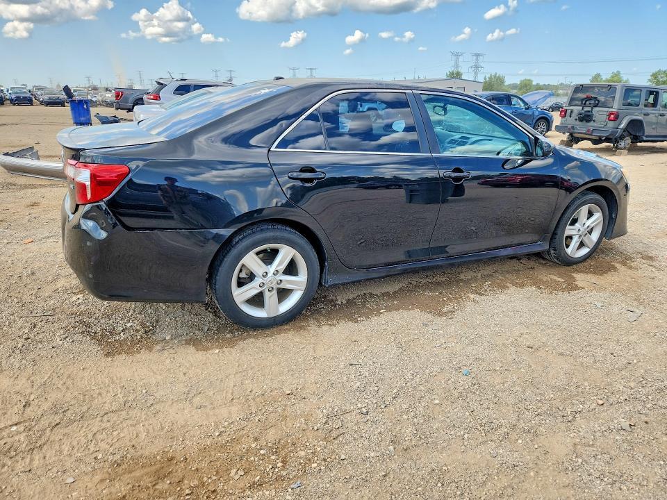 2013 TOYOTA CAMRY SE — Фото 3 из 12