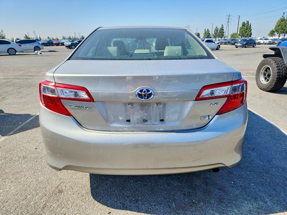 2013 TOYOTA CAMRY HYBRID LE — Фото 6 из 12