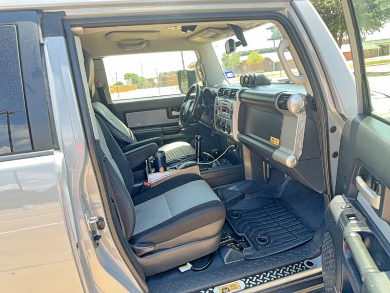 2013 TOYOTA FJ CRUISER BASE — Фото 5 из 10
