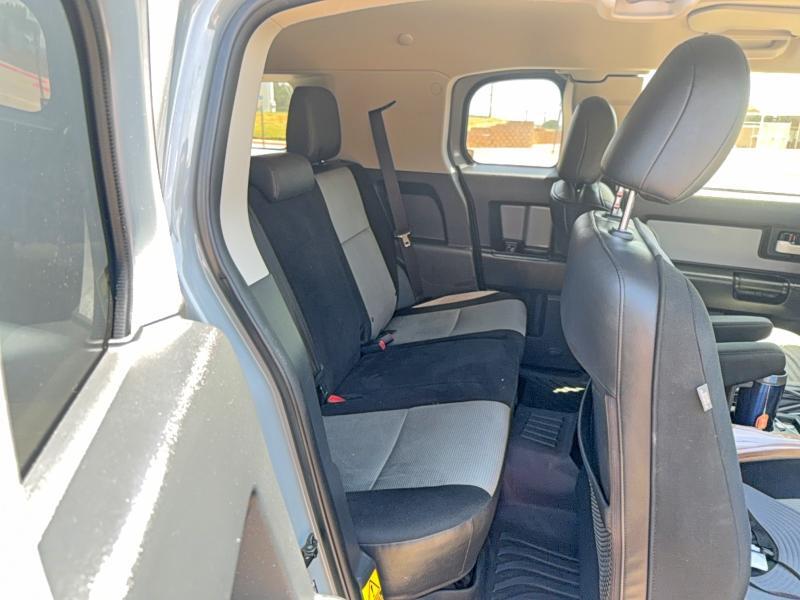 2013 TOYOTA FJ CRUISER BASE — Фото 6 из 10