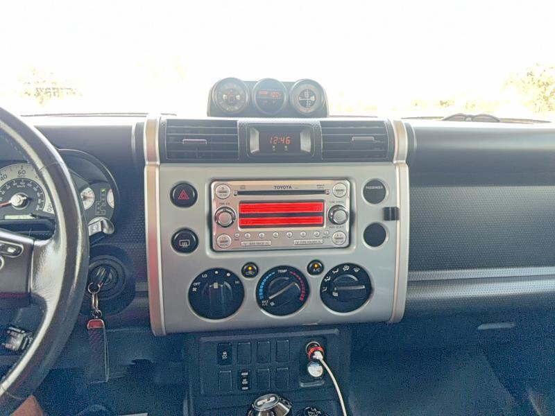 2013 TOYOTA FJ CRUISER BASE — Фото 9 из 10