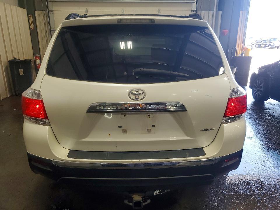 2013 TOYOTA HIGHLANDER LIMITED — Фото 6 из 13