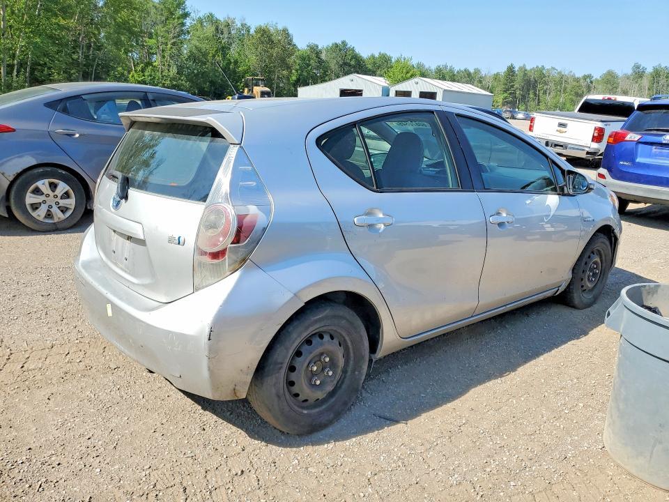 JTDKDTB3XD1548447 2013 TOYOTA PRIUS C photo no. 3
