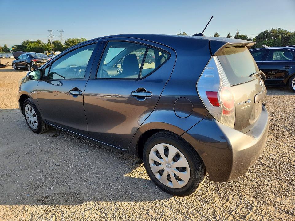2013 TOYOTA PRIUS C THREE — Фото 2 из 12