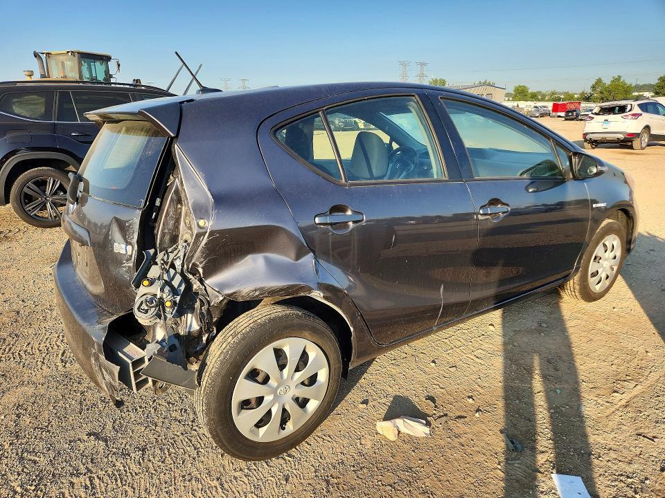 2013 TOYOTA PRIUS C THREE — Фото 3 из 12