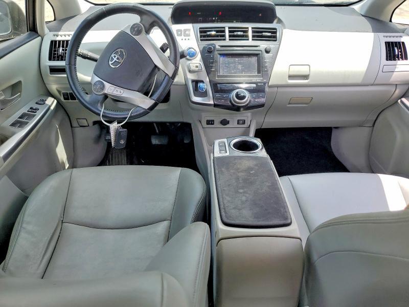 2013 TOYOTA PRIUS V FIVE — Фото 8 из 12