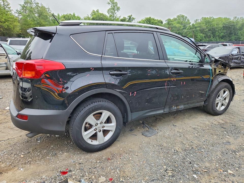 2013 TOYOTA RAV4 XLE — Фото 3 из 13