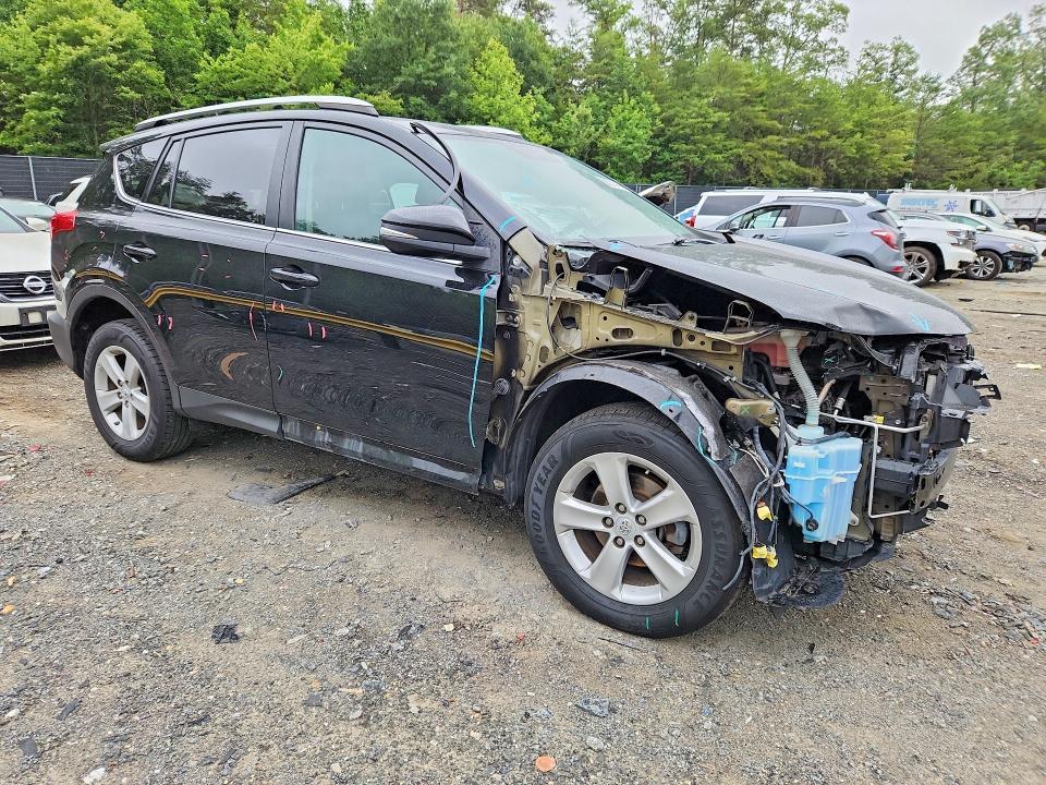 2013 TOYOTA RAV4 XLE — Фото 4 из 13