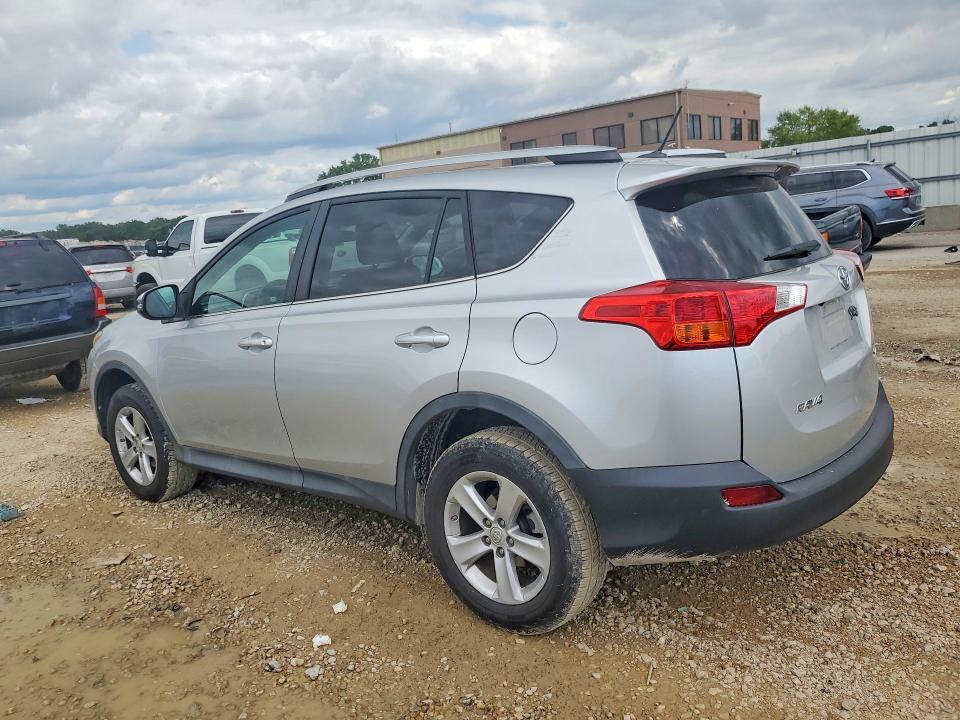 2013 TOYOTA RAV4 XLE — Фото 2 из 13