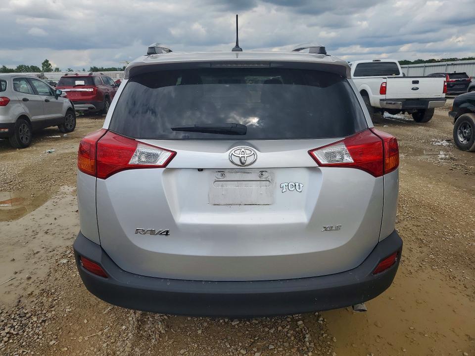 2013 TOYOTA RAV4 XLE — Фото 6 из 13