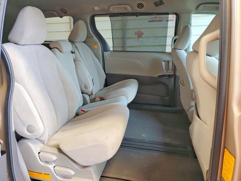 2013 TOYOTA SIENNA LE — Фото 11 из 13