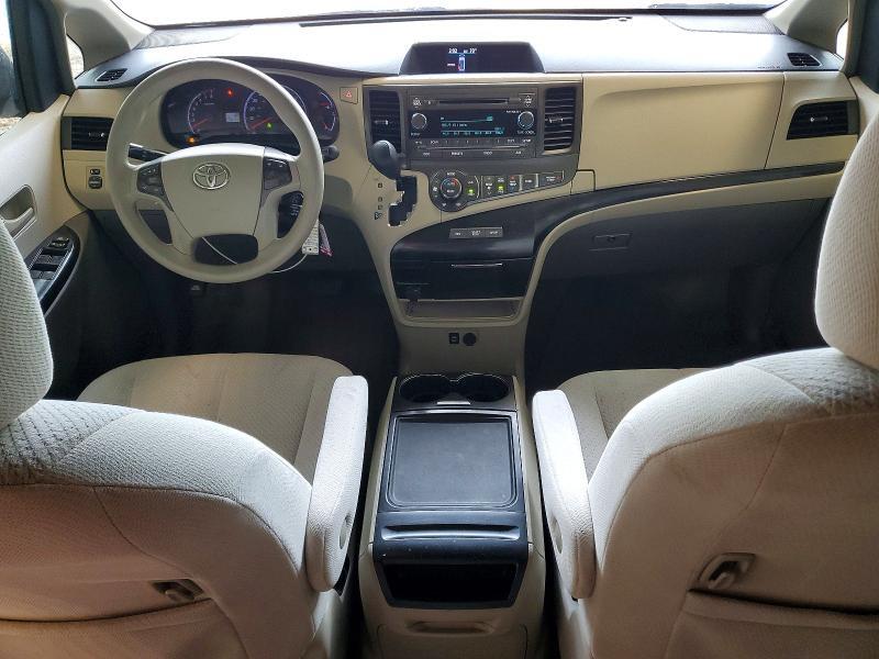 2013 TOYOTA SIENNA LE — Фото 8 из 13