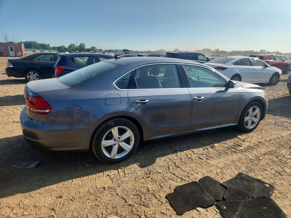 2013 VOLKSWAGEN PASSAT SE — Фото 3 из 12
