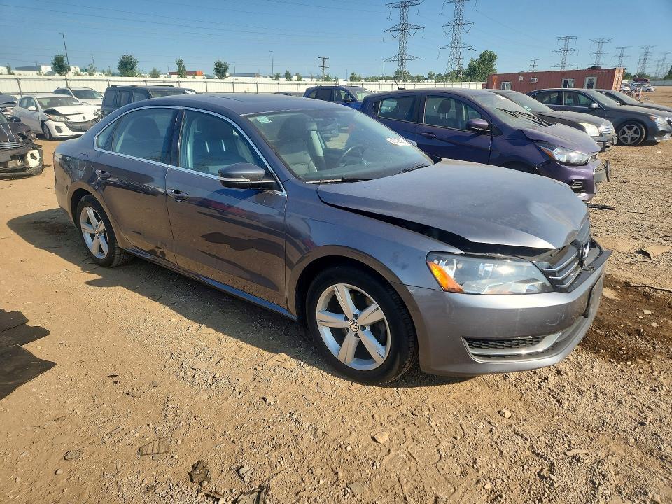 2013 VOLKSWAGEN PASSAT SE — Фото 4 из 12
