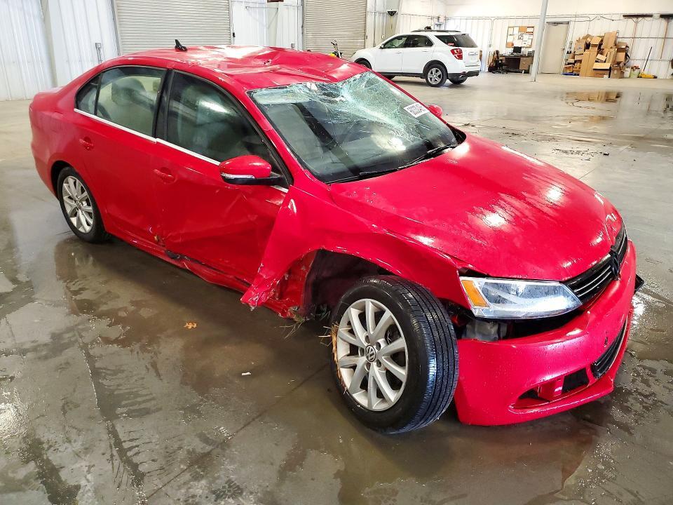 3VWDX7AJ7DM455764 2013 VOLKSWAGEN JETTA photo no. 4