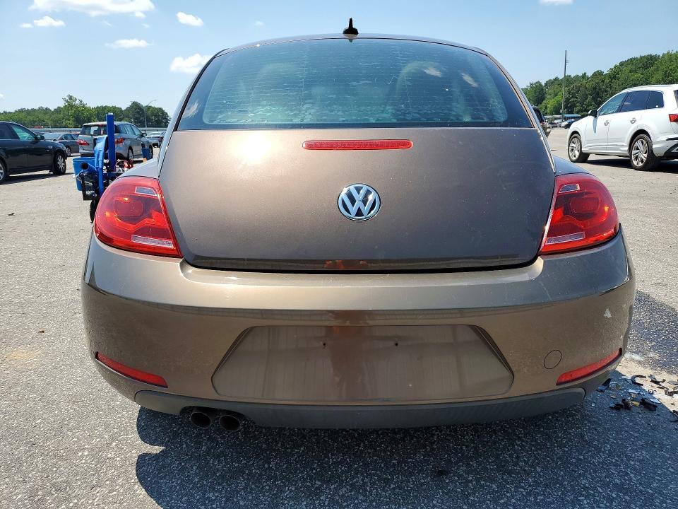 2013 VOLKSWAGEN BEETLE — Фото 6 из 12