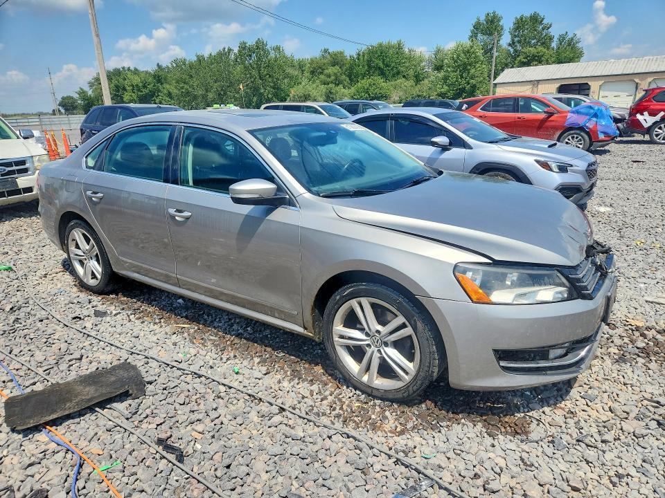 2013 VOLKSWAGEN PASSAT SE — Фото 4 из 12