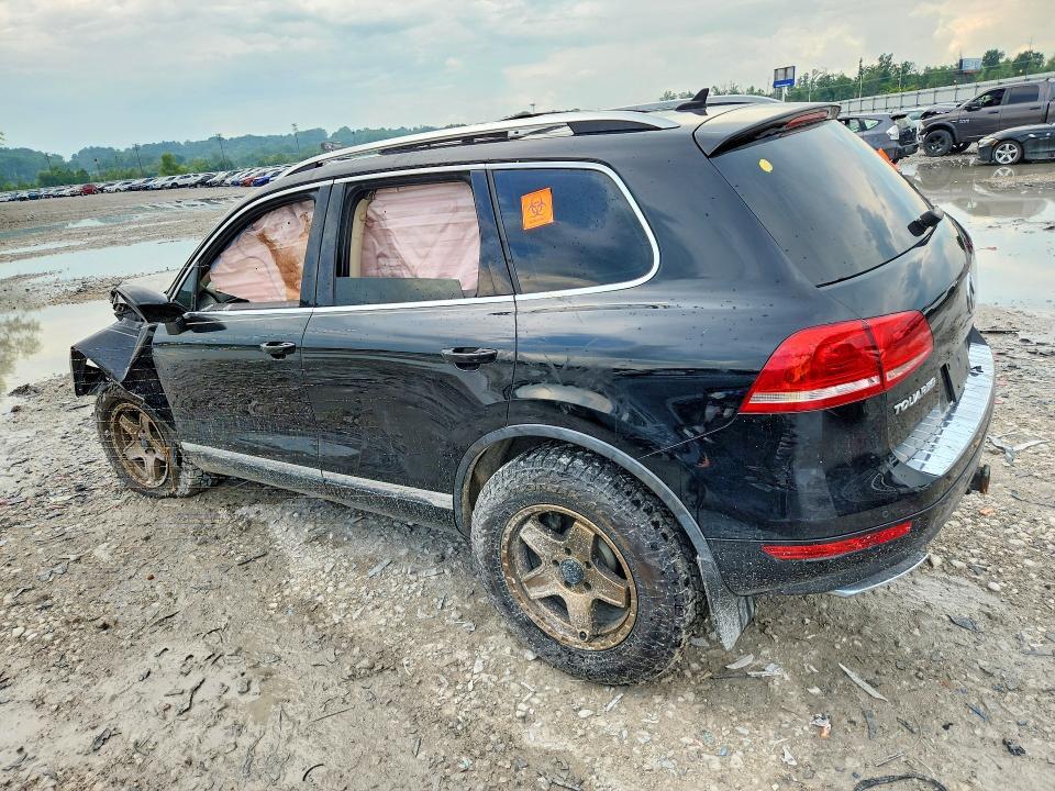 2013 VOLKSWAGEN TOUAREG V6 TDI — Фото 2 из 12