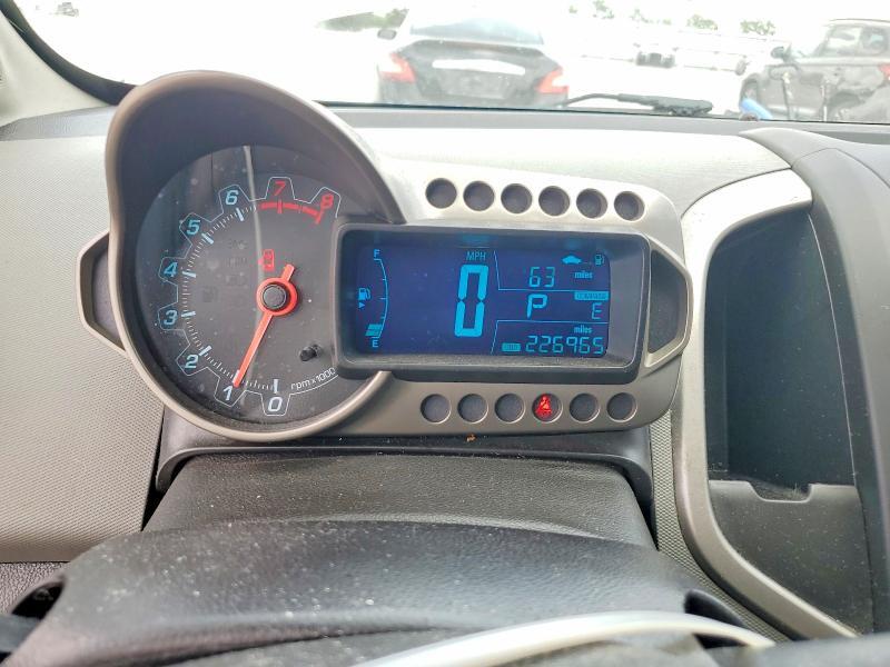 2014 CHEVROLET SONIC LS — Фото 9 из 12