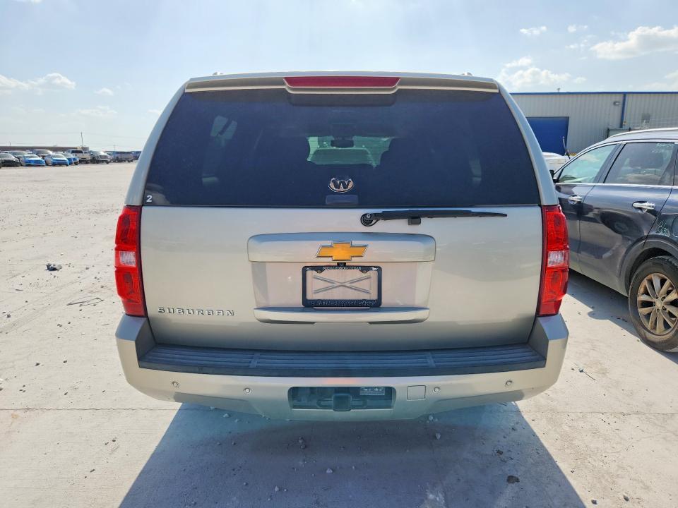 2014 CHEVROLET SUBURBAN C1500 — Фото 6 из 13