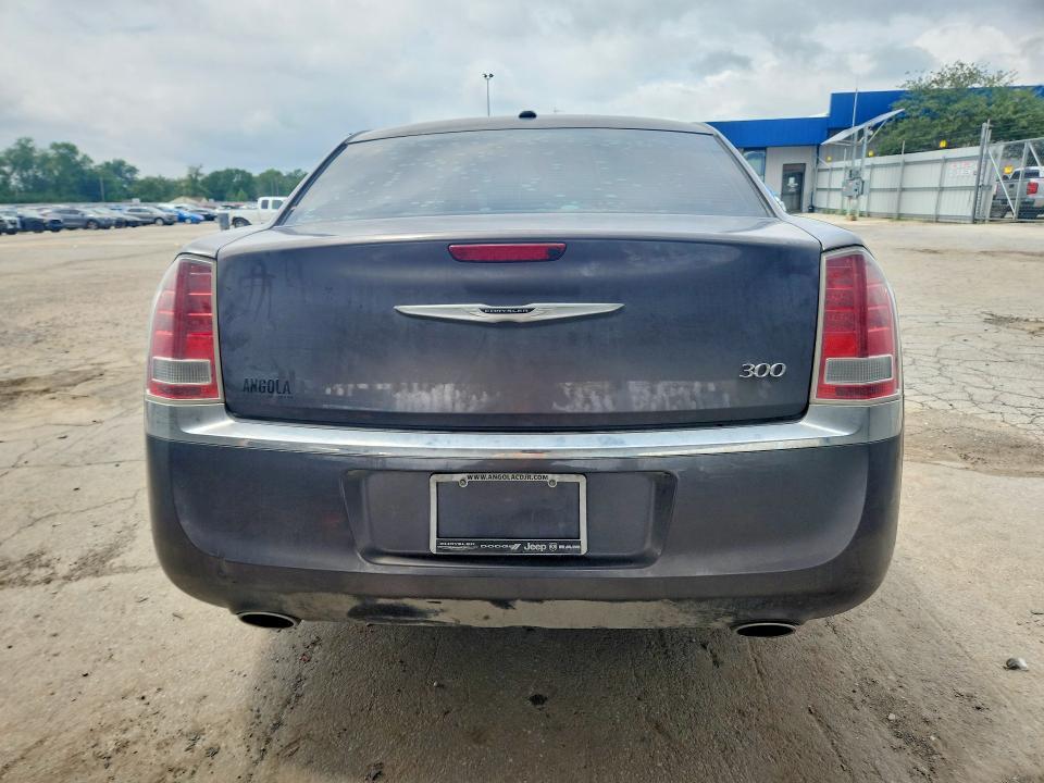 2014 CHRYSLER 300 — Фото 6 из 12