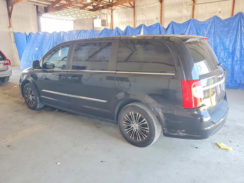 2014 CHRYSLER TOWN & COUNTRY S — Фото 2 из 13