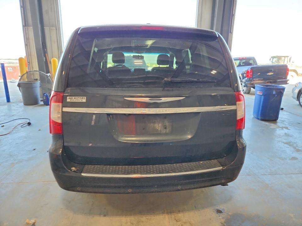 2014 CHRYSLER TOWN & COUNTRY TOURING L — Фото 6 из 13