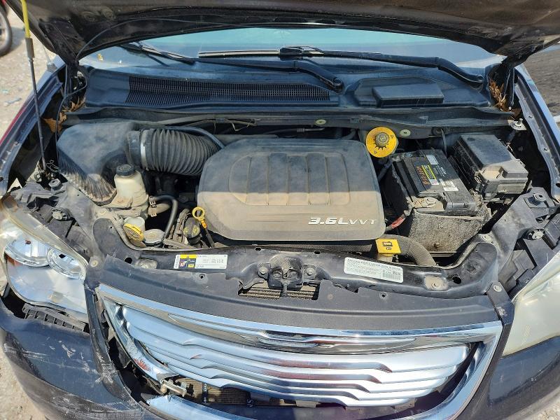 2014 CHRYSLER TOWN & COUNTRY TOURING L — Фото 12 из 13