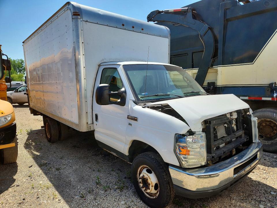 1FDWE3FL1EDA52151 2014 FORD CUTAWAY photo no. 4