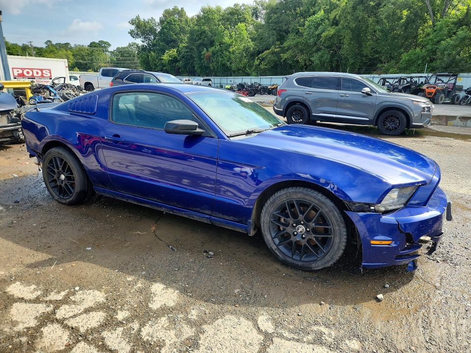 1ZVBP8AM8E5301725 2014 FORD MUSTANG photo no. 4