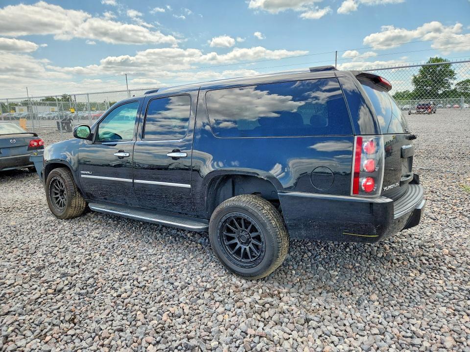 2014 GMC YUKON XL DENALI — Фото 2 из 13