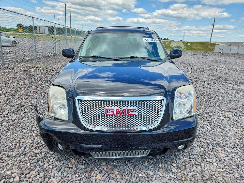 2014 GMC YUKON XL DENALI — Фото 5 из 13