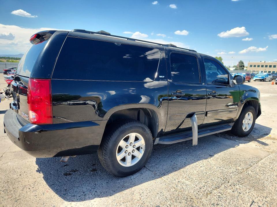2014 GMC YUKON XL K1500 SLT — Фото 3 из 13