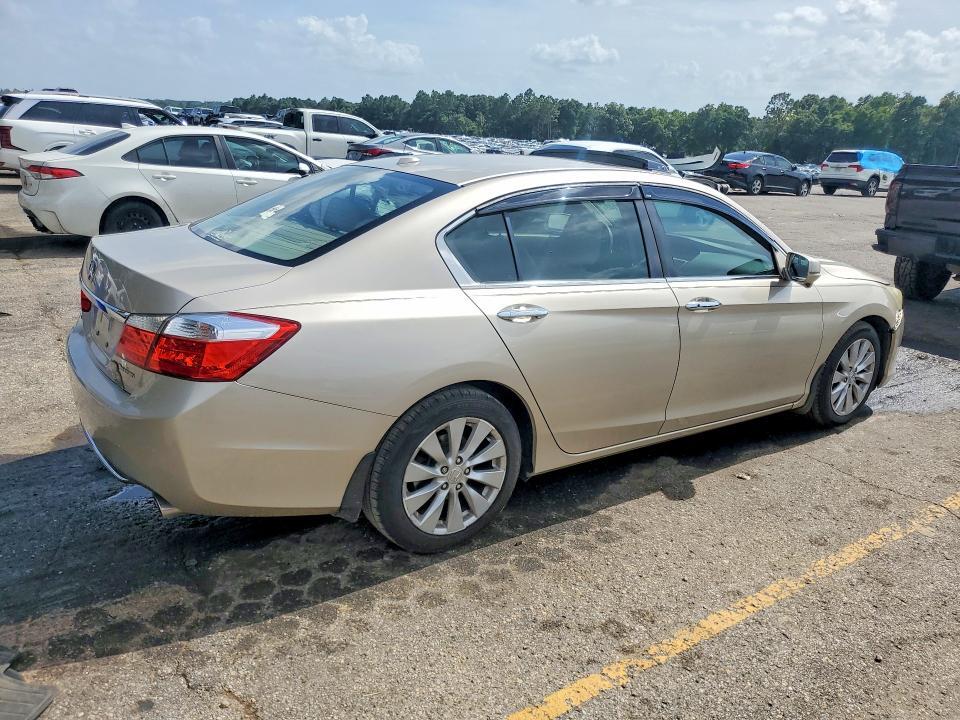 1HGCR2F87EA131702 2014 HONDA ACCORD photo no. 3
