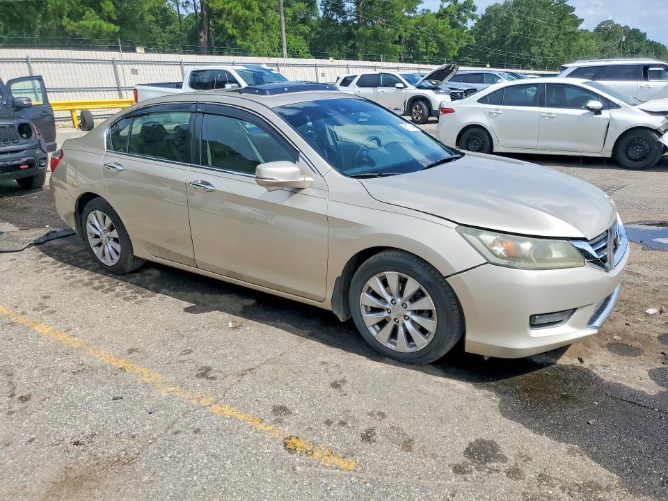 1HGCR2F87EA131702 2014 HONDA ACCORD photo no. 4