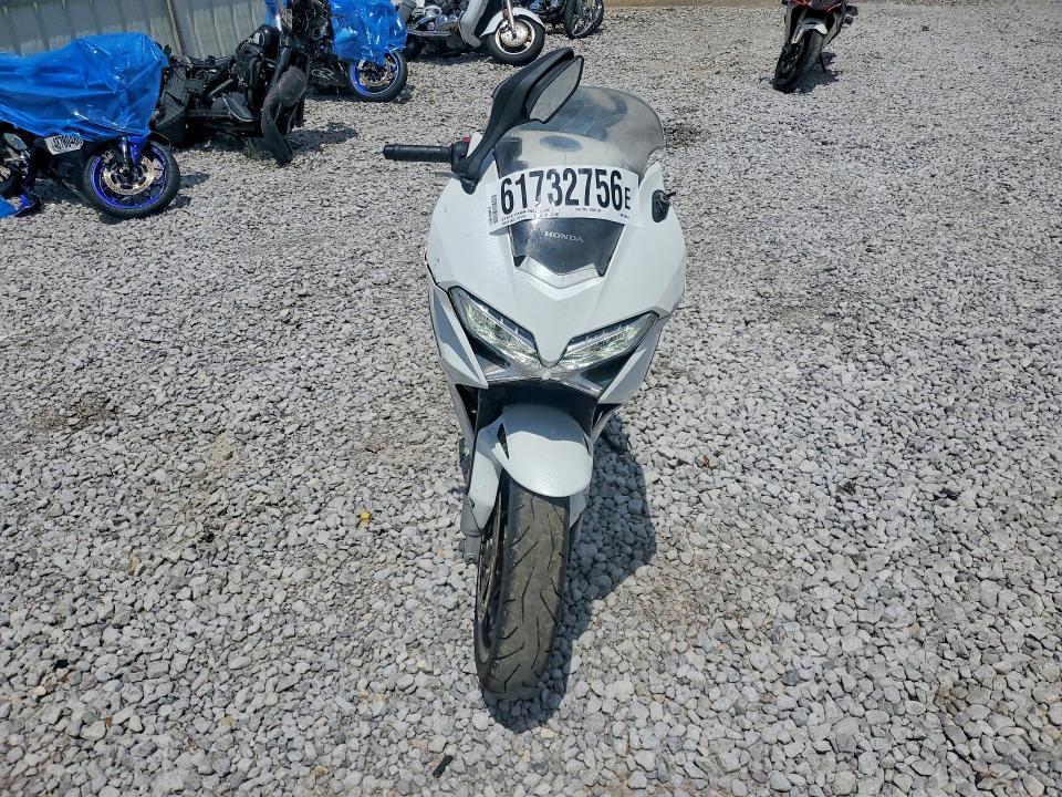 JH2RC7915EK000355 2014 HONDA VFR800 photo no. 2