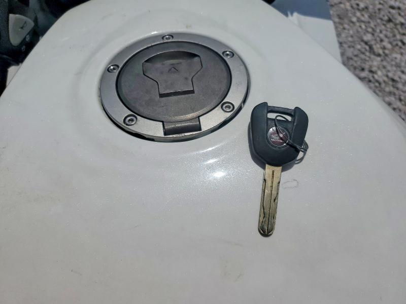 JH2RC7915EK000355 2014 HONDA VFR800 photo no. 8