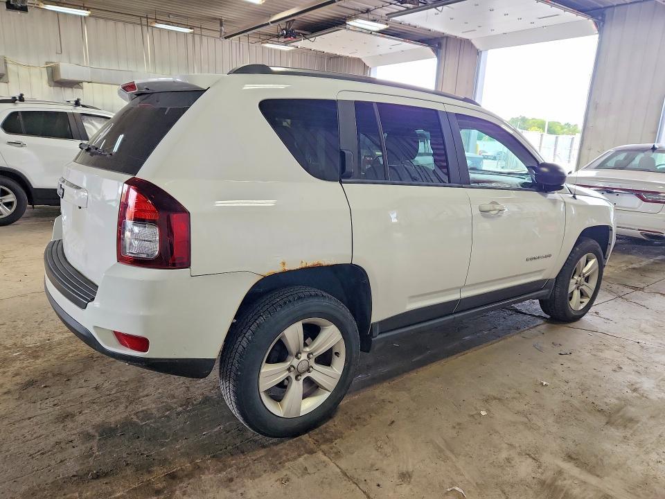 1C4NJDBB5ED626782 2014 JEEP COMPASS photo no. 3