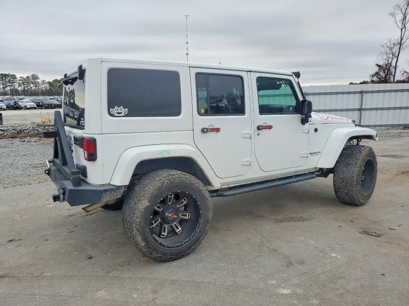 2014 JEEP WRANGLER UNLIMITED SAHARA — Фото 3 из 13