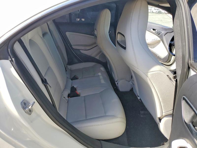 2014 MERCEDES-BENZ CLA 250 — Фото 10 из 12
