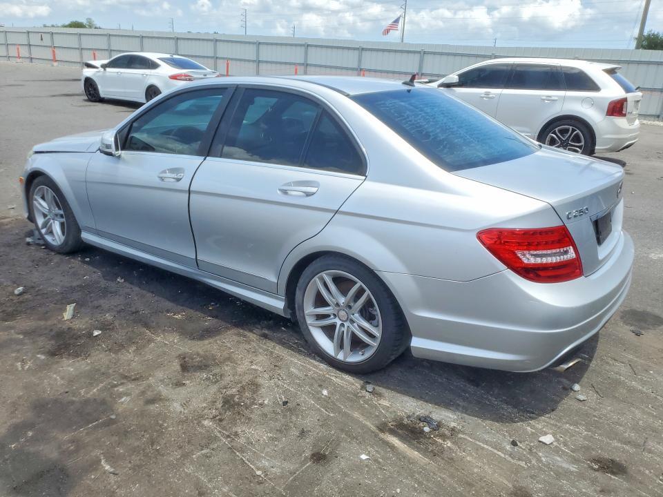 2014 MERCEDES-BENZ C 250 — Фото 2 из 12