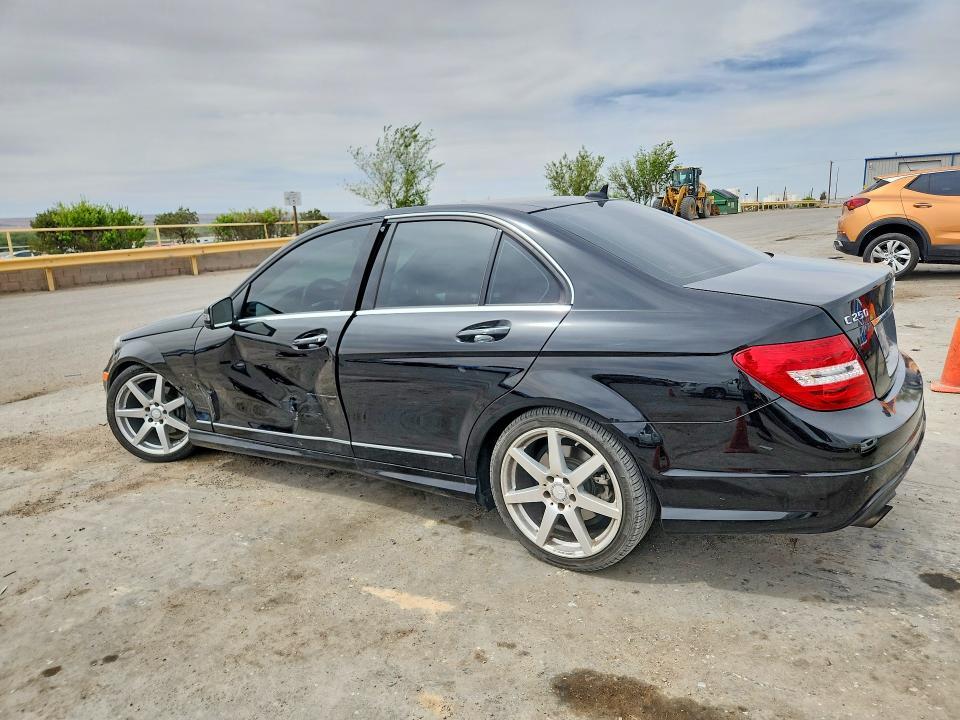2014 MERCEDES-BENZ C 250 — Фото 2 из 12
