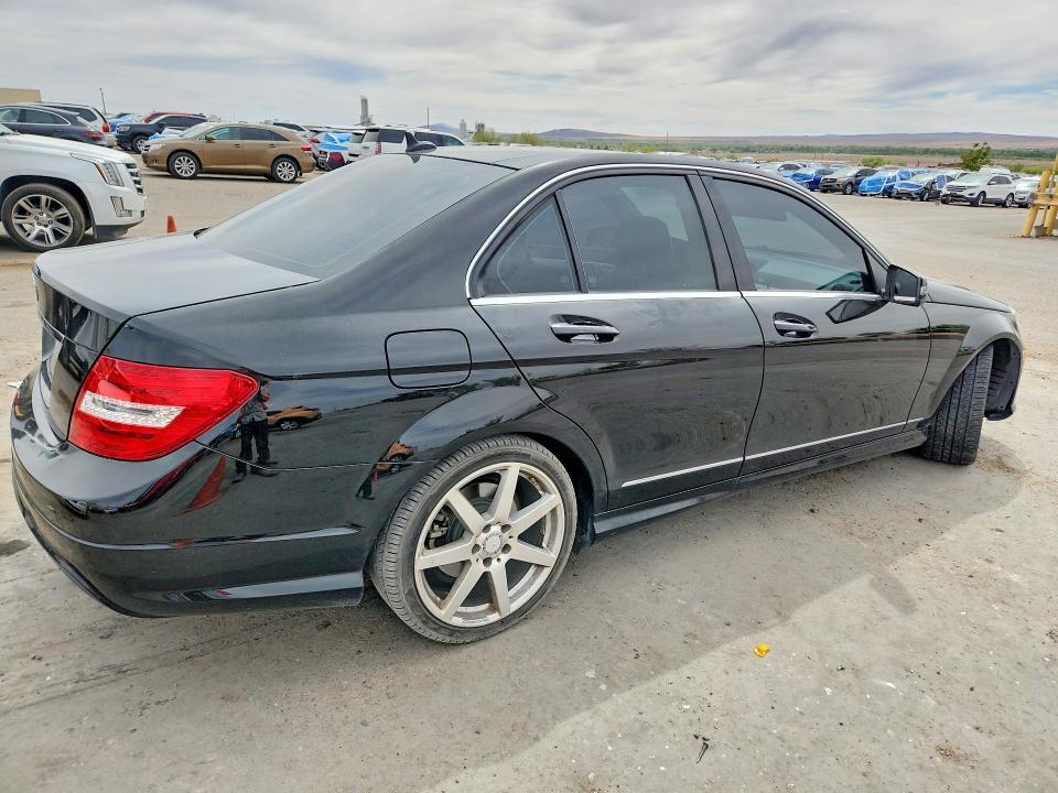 2014 MERCEDES-BENZ C 250 — Фото 3 из 12