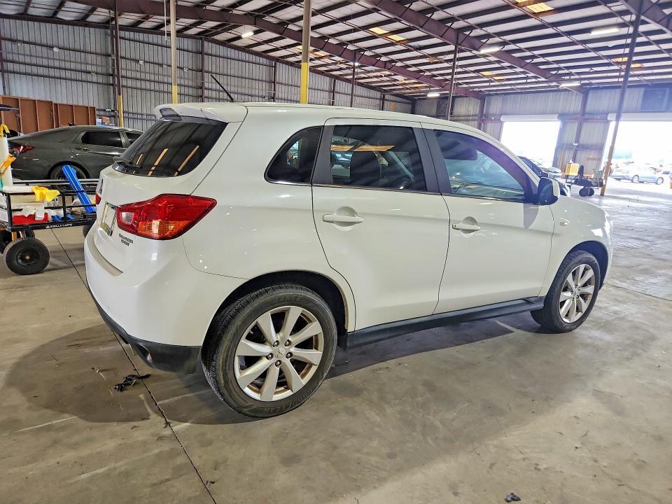 2014 MITSUBISHI OUTLANDER SPORT SE — Фото 3 из 13